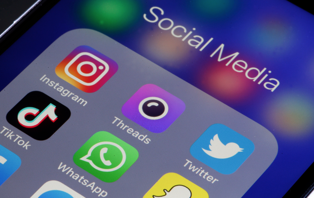 Top Trending Social Media Apps Instagram vs TikTok in 2020