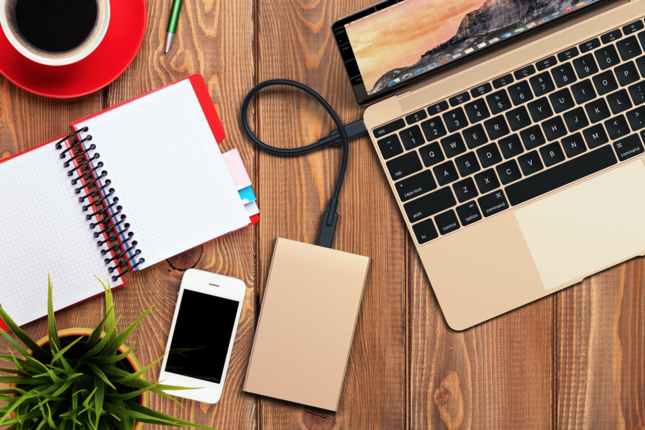 Latest Accessories That Will Assist you in the Field and while traveling