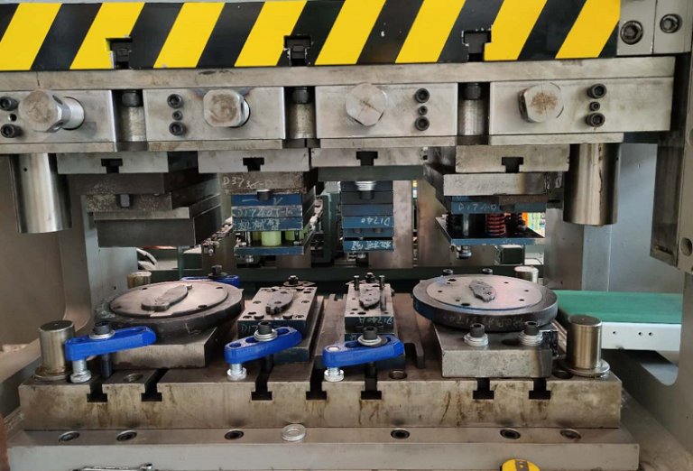 Brake Pad Backing Plates Automatic Production vs. Traditional