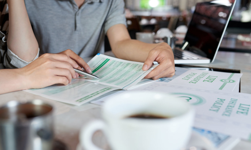 What Is a Viatical Settlement Broker?