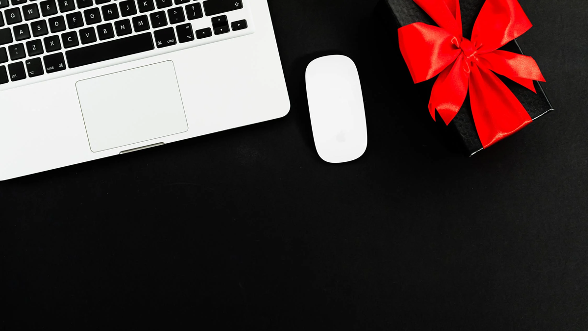 The DeckOnDeckOnDeck Guide to Stress-Free Gift Shopping
