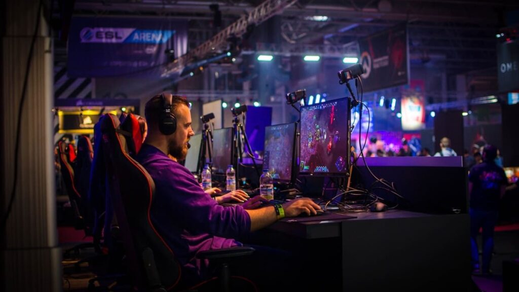 Career Paths that the Online Gaming Sector Offers