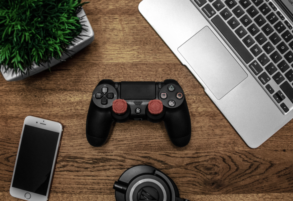 Five Tips to Play Online Games Safely