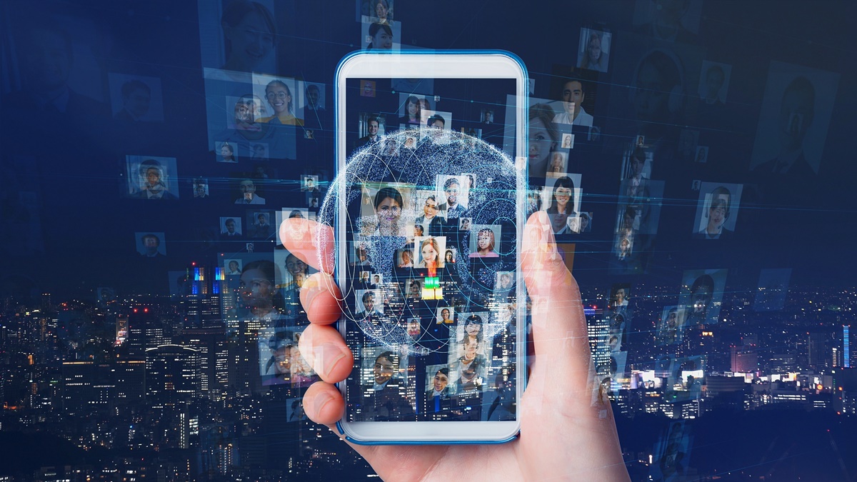 How Internet Services Replaced Traditional Entertainment