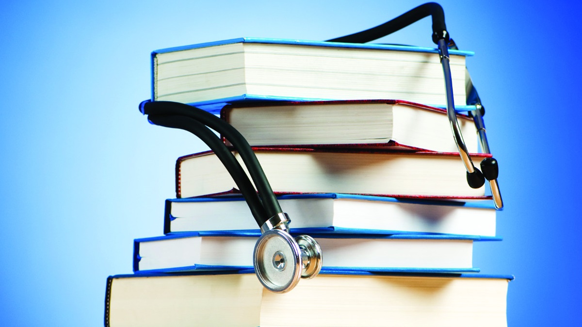 Exploring the Importance of Simulation Labs in Nursing Education Alt Title: How Simulation Labs Are Giving Nurses the Tools They Need to Excel