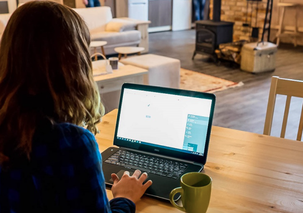 5 Simple Ways To Stand Out While Hosting A Virtual Event