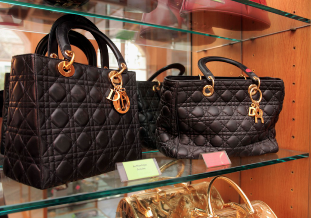  Save more money by acquiring Louis Vuitton Replica of premium quality