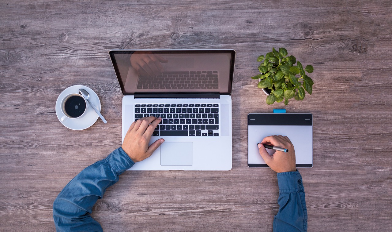 How to Hire a Designer to Create a Custom Website?