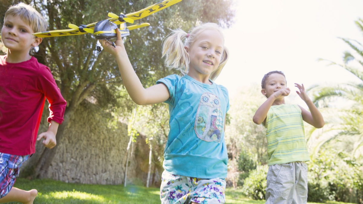 Top 6 Benefit of Children Play Outside Games