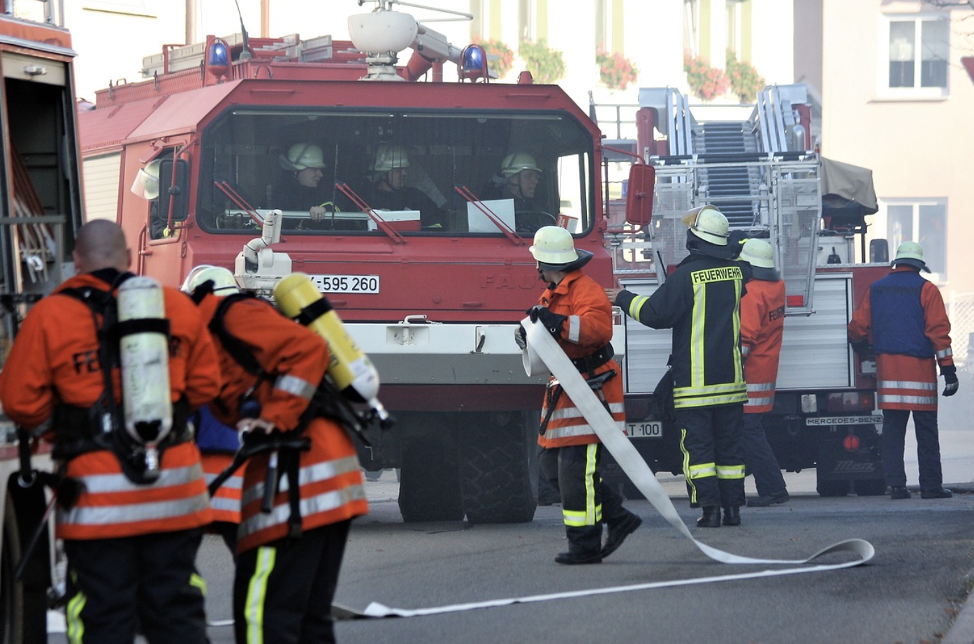 What are the benefits of hiring fire watch guards?