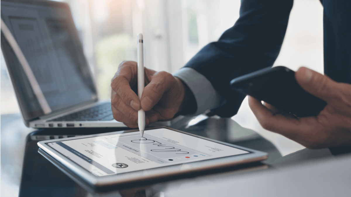How Businesses Benefit from E-Signature in 2021