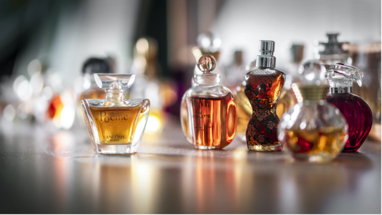 What are Custom Perfume Bottle Decals and their Advantages? - IMC Grupo