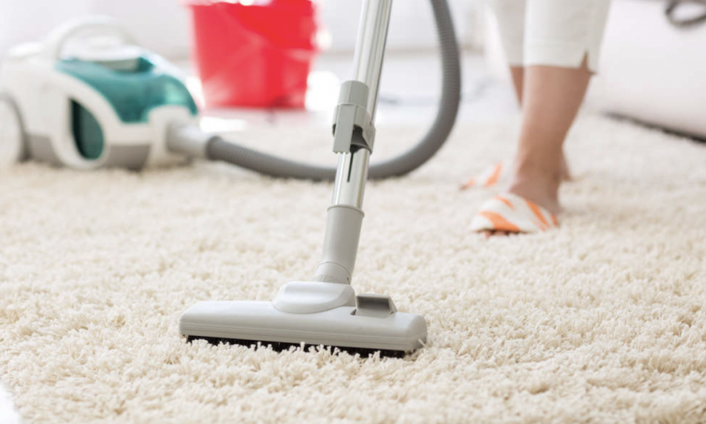 Top 10 Things to Consider When Choosing A Carpet Cleaner