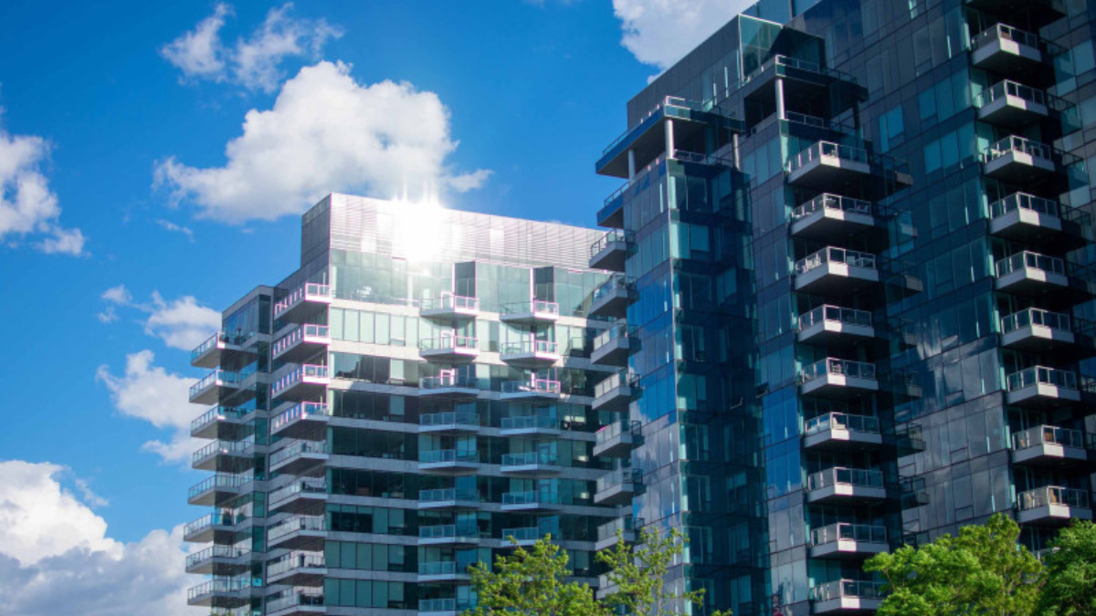How Lease Decay Affects the Investment Value of Leasehold Condos